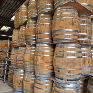Barricas frescas para la elaboración de cerveza