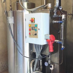 1 Caldera de vapor de 200 kg/h + Depósito gasoil de 720 litros