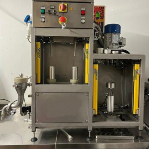 1 Enlatadora semi-automática MB-200