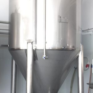 1 Fermentador isobárico de 40 hl ref. Esaind (año 2019 sin usar)