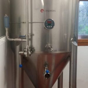 6 Fermentadores isotérmicos Atm de 500 L. ref. Ind. Céspedes. año 2018