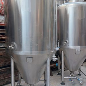 5 Fermentadores isobáricos de 20 hl