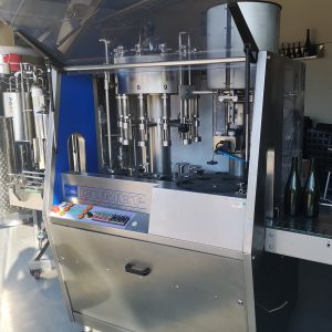 1 Embotelladora automática COMET 2000