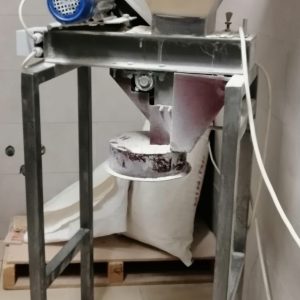 1 Molino para malta Schultz de 250 kg/h