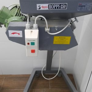 1 Molino para Malta ROPPI-250 monofásico 220 v