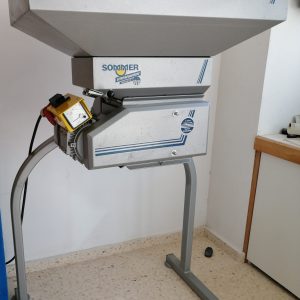 1 Molino para malta marca Sommer de 150 kg/h