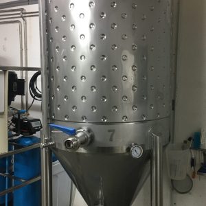 3 Fermentadores de 1.200 litros con camisa refrigeración