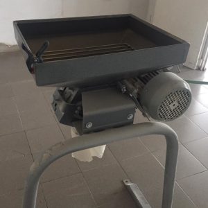 1 Molino para Malta seminuevo marca Engl. 200 kg/hora