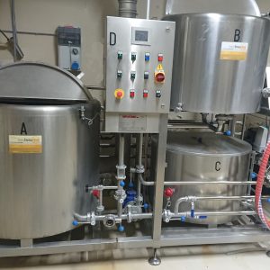 El lote incluye: 1 Sala cocción GAS de 250 litros y 2 Fermentadores isobáricos