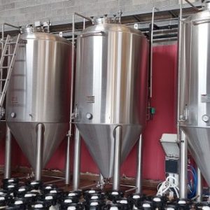 10 tanques isobáricos de 25 HL.(Total 3.340 litros)