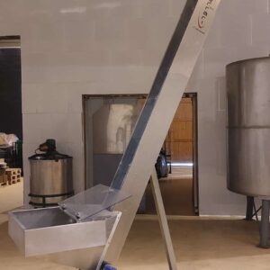 1 Cinta alimentadora de tapones AMS Ferrari con tolva.