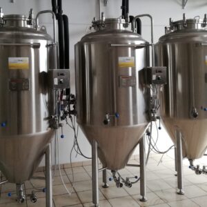 3 tanques isobáricos CCT unitank de 6 HL. (Total 750 litros/unidad)